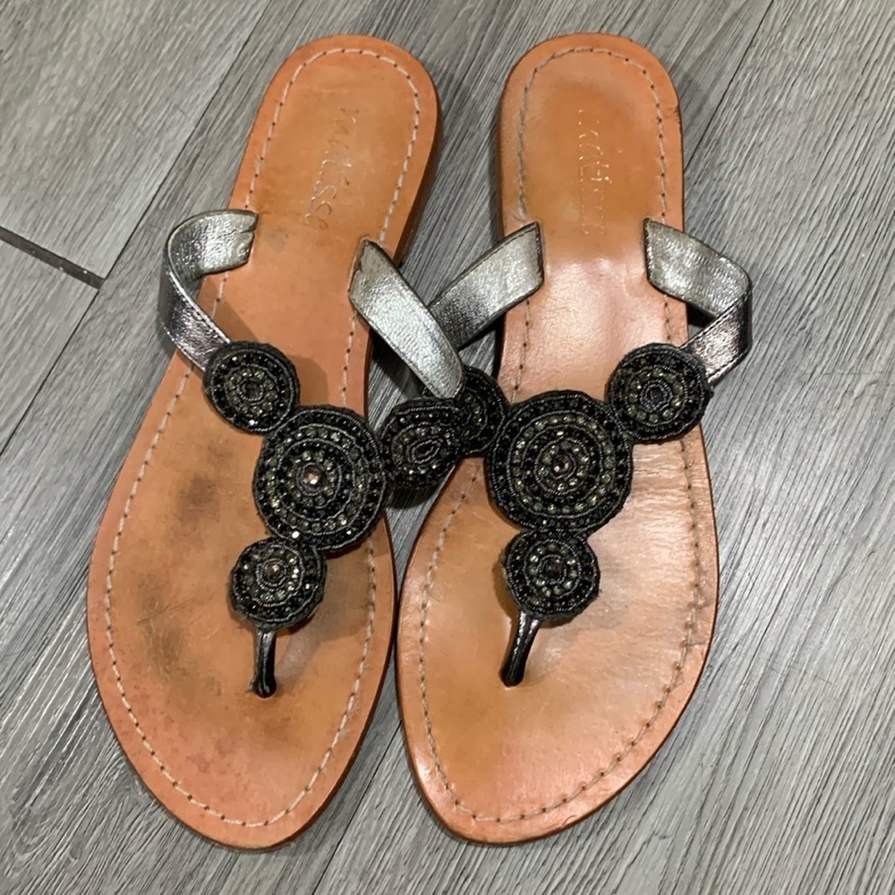 Matisse Silver Leather‎ Black Beaded Boho Thong Style Sandals size 9